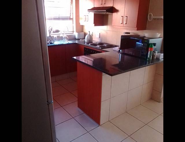 3 BEDROOM DUPLEX RENTED IN WILLOW PARK MANOR